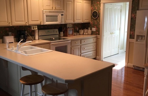 Lebanon House | Downtown Abode Your home away from home