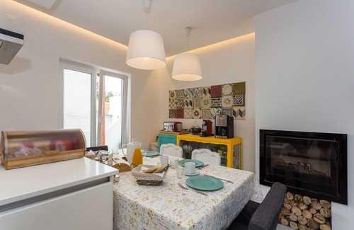 Tavira Bed & Breakfast | Downtown Alegria B&B