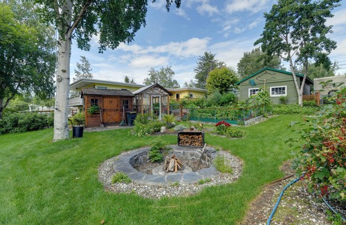 Downtown Anchorage Cottage | Downtown Anchorage Vacation Rental w/Garden Views