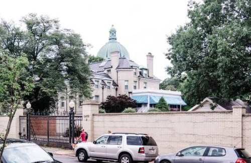 Historic District Apartment | Downtown Annapolis King George 3rd Floor Hideaway