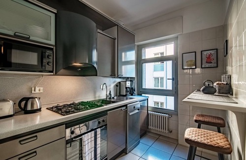 Como City Centre Apartment | Downtown Apartment 1 min from the lake and Piazza Duomo (HOME N.5)