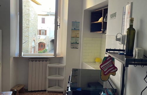 Bettona Apartment | Downtown apartment with 3 bedrooms in the fabulous Bettona with WiFi