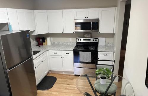Beverly Apartment | Downtown Apt King Beds Mins to Salem