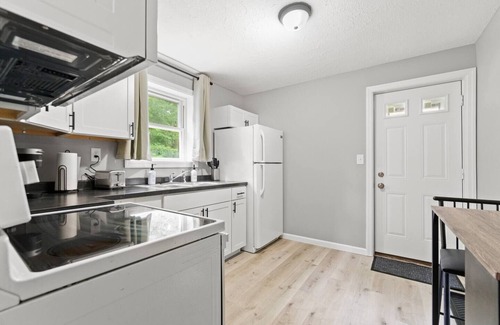 Fort Wayne Apartment | Downtown Apt w Free Parking near Electric Works