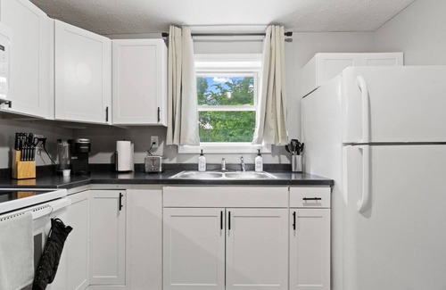 Fort Wayne Apartment | Downtown Apt w Free Parking near Electric Works