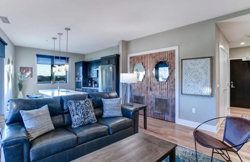 East End - Valley Street Condo | Downtown Asheville Large Enclosed Balcony
