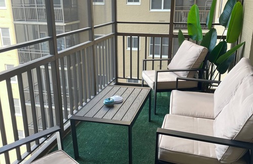 Peachtree Center Condo | Downtown Atlanta Condo with Patio and Parking Included