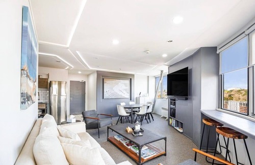 Auckland Central Business District Apartment | Downtown Auckland Bliss - 2BR apt I Zodiak Stays