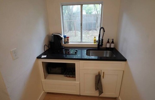 Tarrytown Condo | Downtown Austin Hideaway Best Location!n