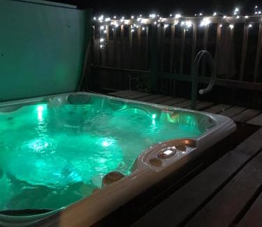 Glenwood Springs Bed & Breakfast | Downtown B&B with Jacuzzi
