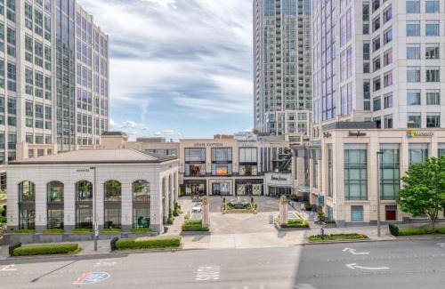Northwest Bellevue Apartment | Downtown Bellevue 2BR w Lounge Gyms nr shops SEA-122