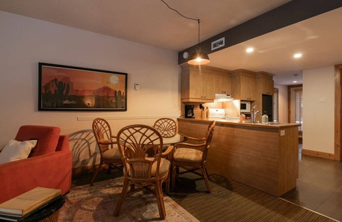 Mont-Tremblant Condo | Downtown Bike in/out Water Play/Park Shuttle