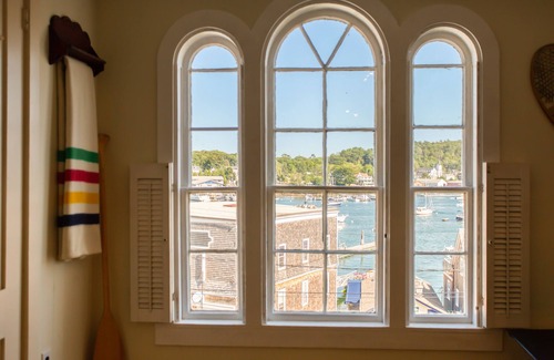 Boothbay Harbor Apartment | Downtown Boothbay Harbor Vintage Summer Camp Suite