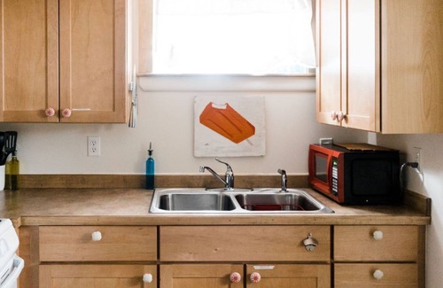 Downtown Bozeman Apartment | Downtown Bozeman Bungalow - 2 blocks from Main St.