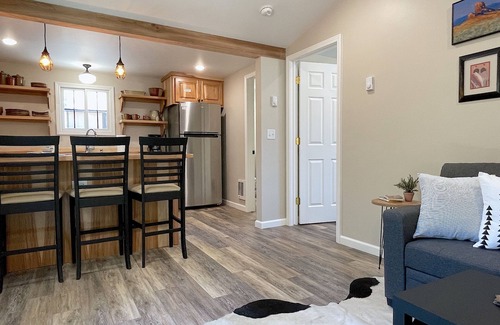 Cody House | Downtown Casita, recently renovated, charming 1 bedroom, with parking and a gas grill!