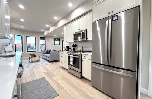 Cedar Falls House | Downtown Cedar Falls Historic Brownstone!
