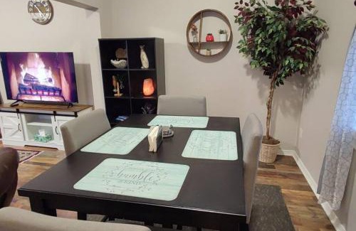 Noblesville House | Downtown Charm Two Bedroom Home