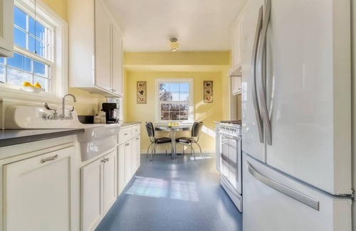 Walla Walla House | Downtown Charmer · Downtown Charmer, cozy cottage for up to 4 people