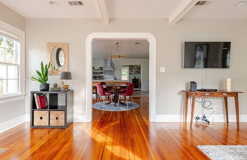 South Pensacola House | Downtown Charmer Near Downtown 15 Mins to Pensacola Beach!