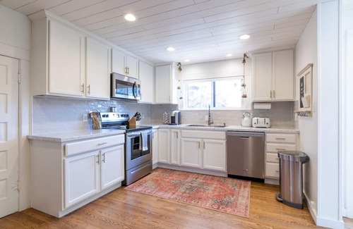 Grand Junction House | Downtown Charmer: Timeless Elegance & Charisma