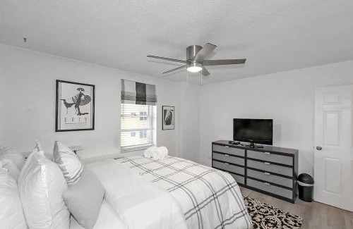 Downtown Atlanta House | Downtown Condo Walk to GWCC and Coca-Cola