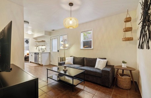 Grant Hill House | Downtown Cottage blocks from Petco Park!