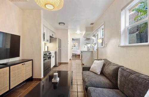 Grant Hill House | Downtown Cottage blocks from Petco Park!