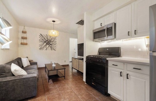 Grant Hill House | Downtown Cottage blocks from Petco Park!