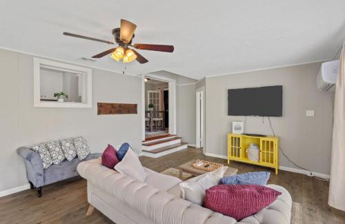 Lake Charles House | Downtown Cottage in Lake Charles LA