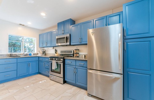 Mosswood Cottage | Downtown Cottage, Off-street parking, dog friendly