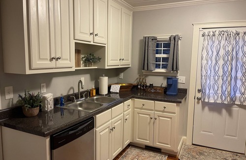 Covington House | Downtown Covington Cottage- walking distance to Covington Square