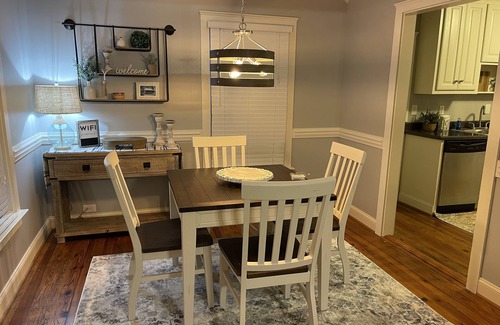 Covington House | Downtown Covington Cottage- walking distance to Covington Square