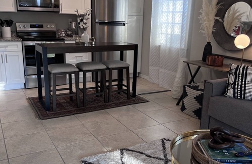 Lake Davis - Greenwood Apartment | Downtown Cozy/Modern Studio