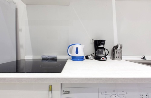 Malasana Apartment | Downtown Cozy Studio Apartment Gran Vía | A027