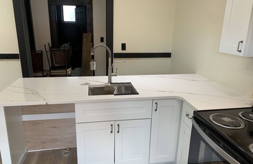 Danville House | Downtown Danville Luxury House, walk to restaurants & bars, dog friendly