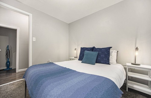 Grand Rapids Apartment | Downtown Delight - Corporate Housing for Traveling Professionals - EXTENDED STAYS