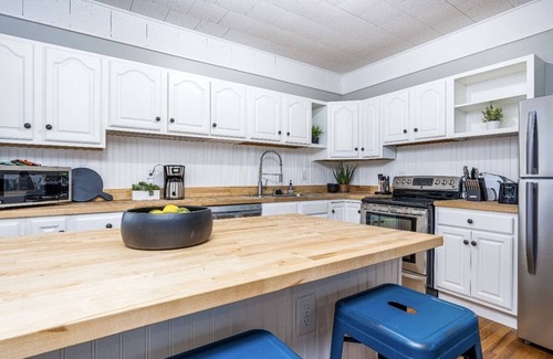 Downtown House | Downtown Delight