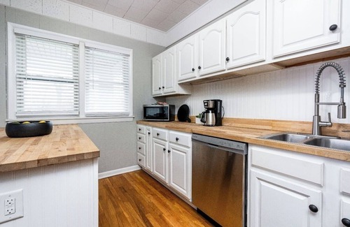 Downtown House | Downtown Delight