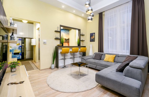 Erzsebetvaros Apartment | Downtown Deluxe-Two Bedroom Apartment with Sauna