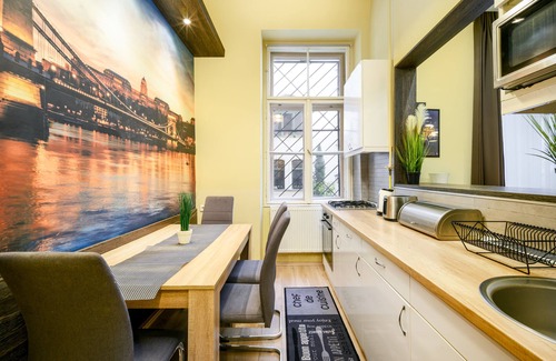 Erzsebetvaros Apartment | Downtown Deluxe-Two Bedroom Apartment with Sauna