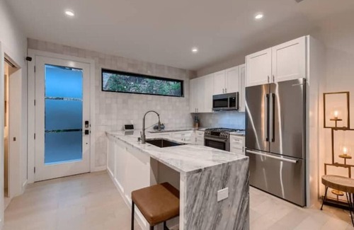 Blackshear-Prospect Hill House | Downtown East Austin, Rooftop Patio, Walk to Bars