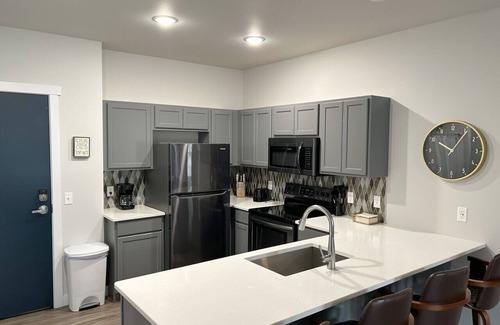 Downtown Eau Claire Apartment | Downtown EC 2bdrm w/parking