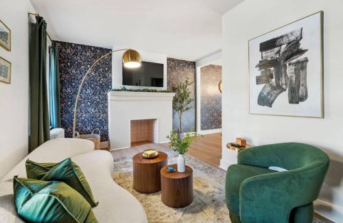 Squirrel Hill House | Downtown Escape: 3Br - Game/Movie room - Foosball