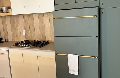 Kerr Gulch Apartment | Downtown Evergreen Walk out apartment, private drive/deck, centrally located