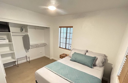F. Q. Story House | Downtown flat with free parking on premises!