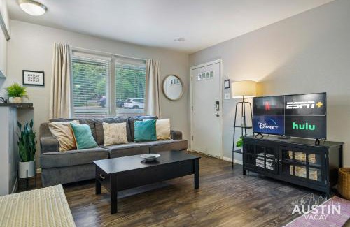 Clarksville Apartment | Downtown Free Parking Fully Equipped Kitchen