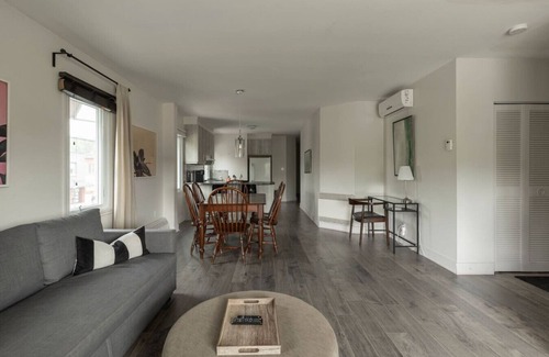 Mont-Tremblant Apartment | Downtown | FREE shuttle to Ski Resort Ice Rink