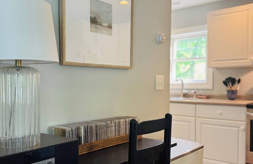 Freeport House | Downtown Freeport House with Lawn, Grill, AC, and Pickleball Courts!
