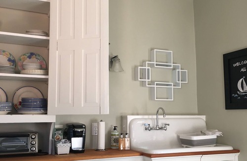 Historic District Apartment | Downtown furnished apartment - walking distance to restaurants