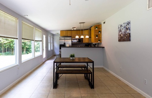 Gainesville Apartment | Downtown Gainesville | Private Terrace Apartment Close Medical Center | Perfect for Traveling Nurses